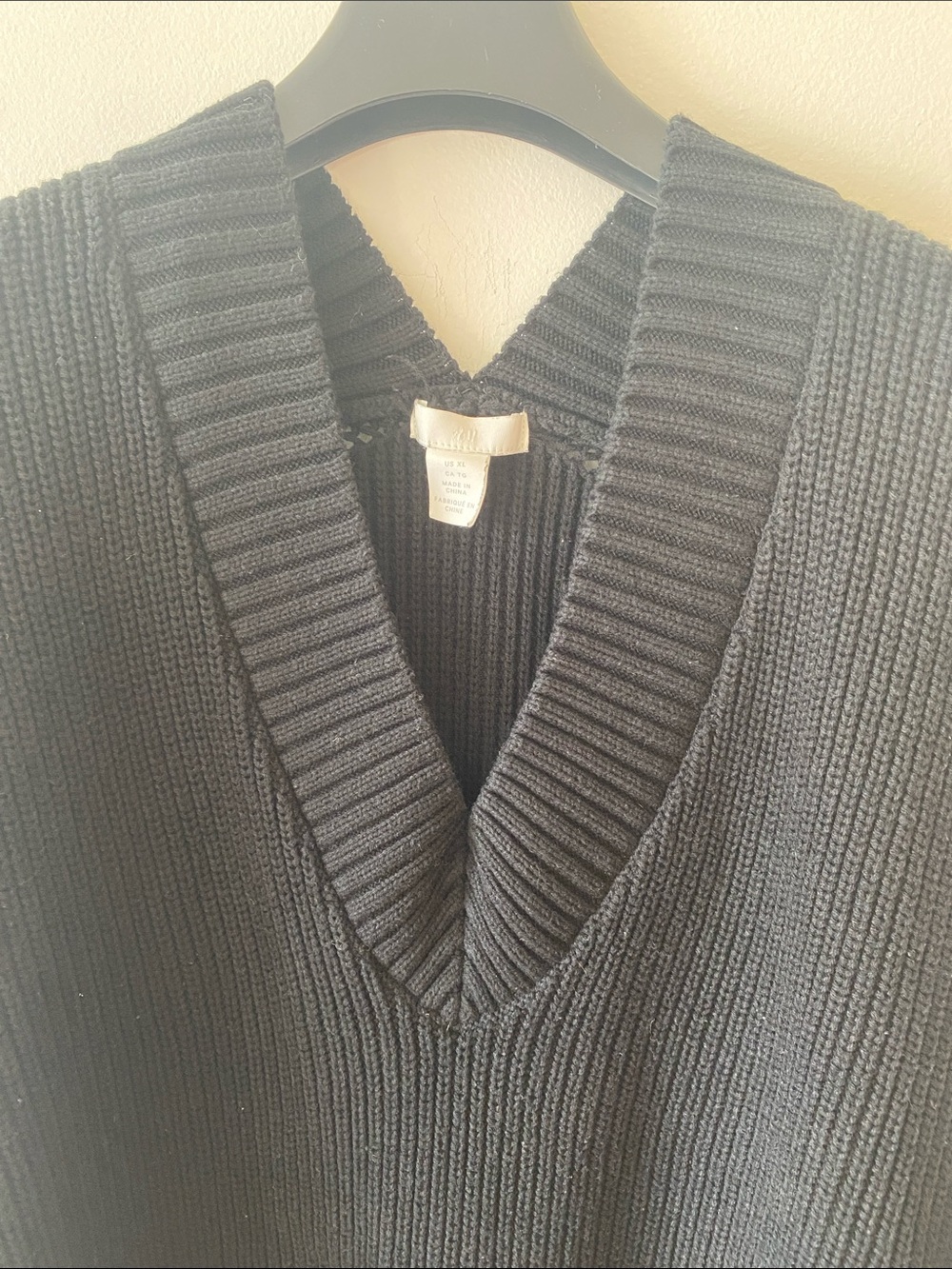 H&M Black Ribbed V-Neck Knit Sweater Vest - Picture 5 of 8